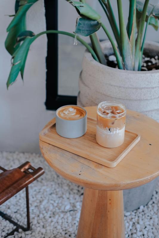 Что лучше пить с утра: чай или кофе?